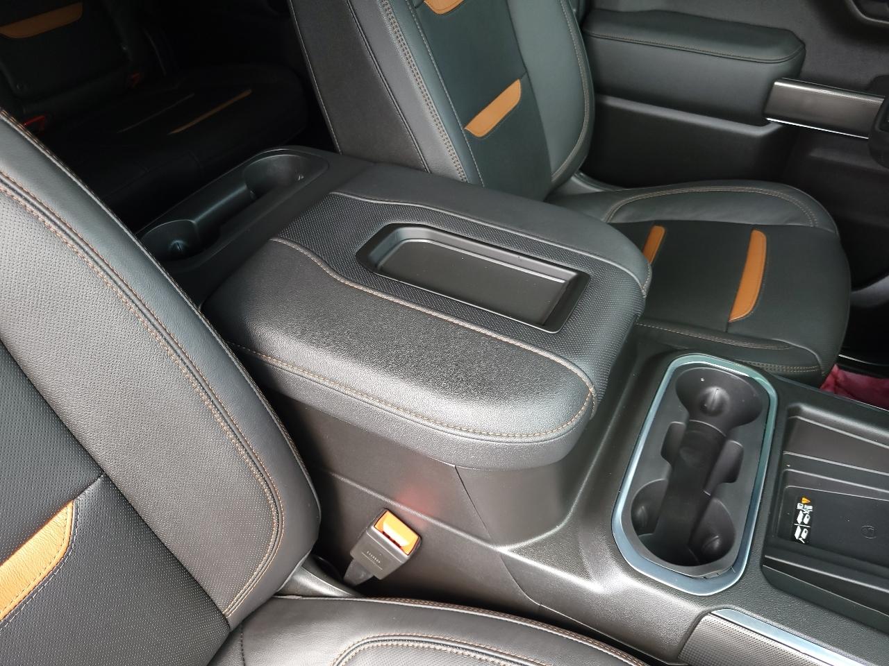 GMC Sierra 1500 4WD Crew Cab 147" AT4 2021