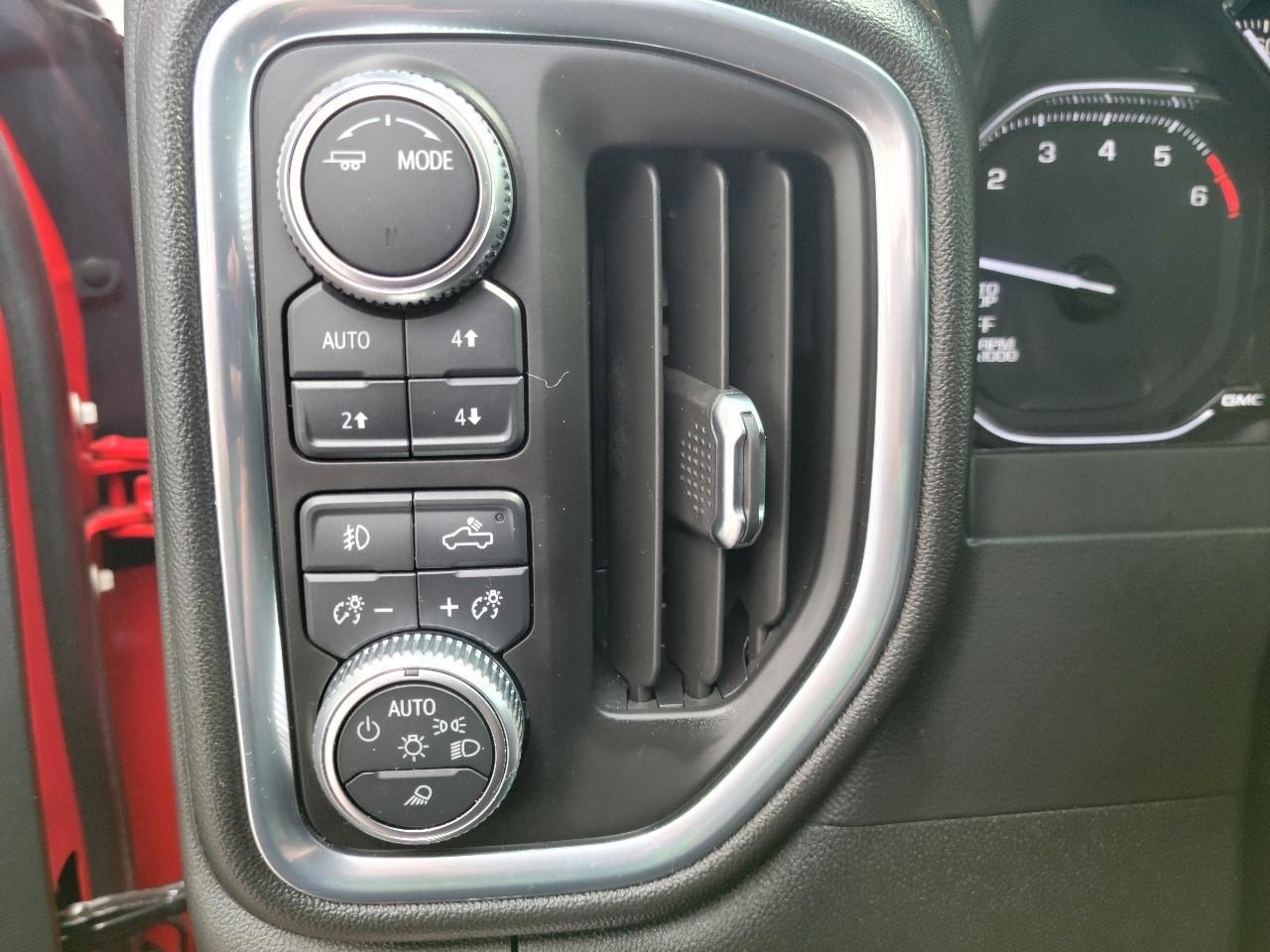 GMC Sierra 1500 4WD Crew Cab 147" AT4 2021
