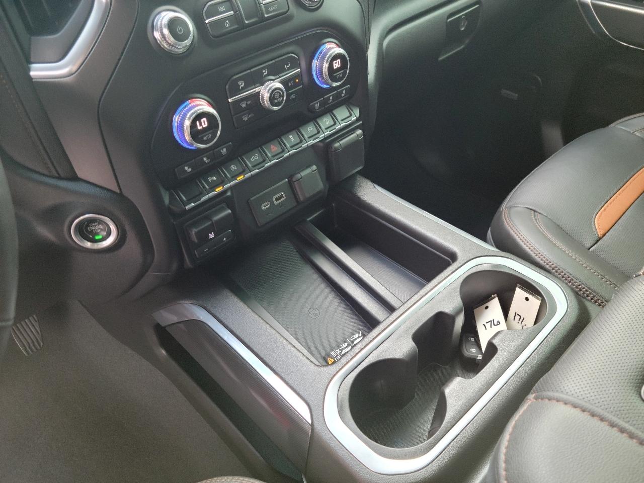 GMC Sierra 1500 4WD Crew Cab 147" AT4 2021