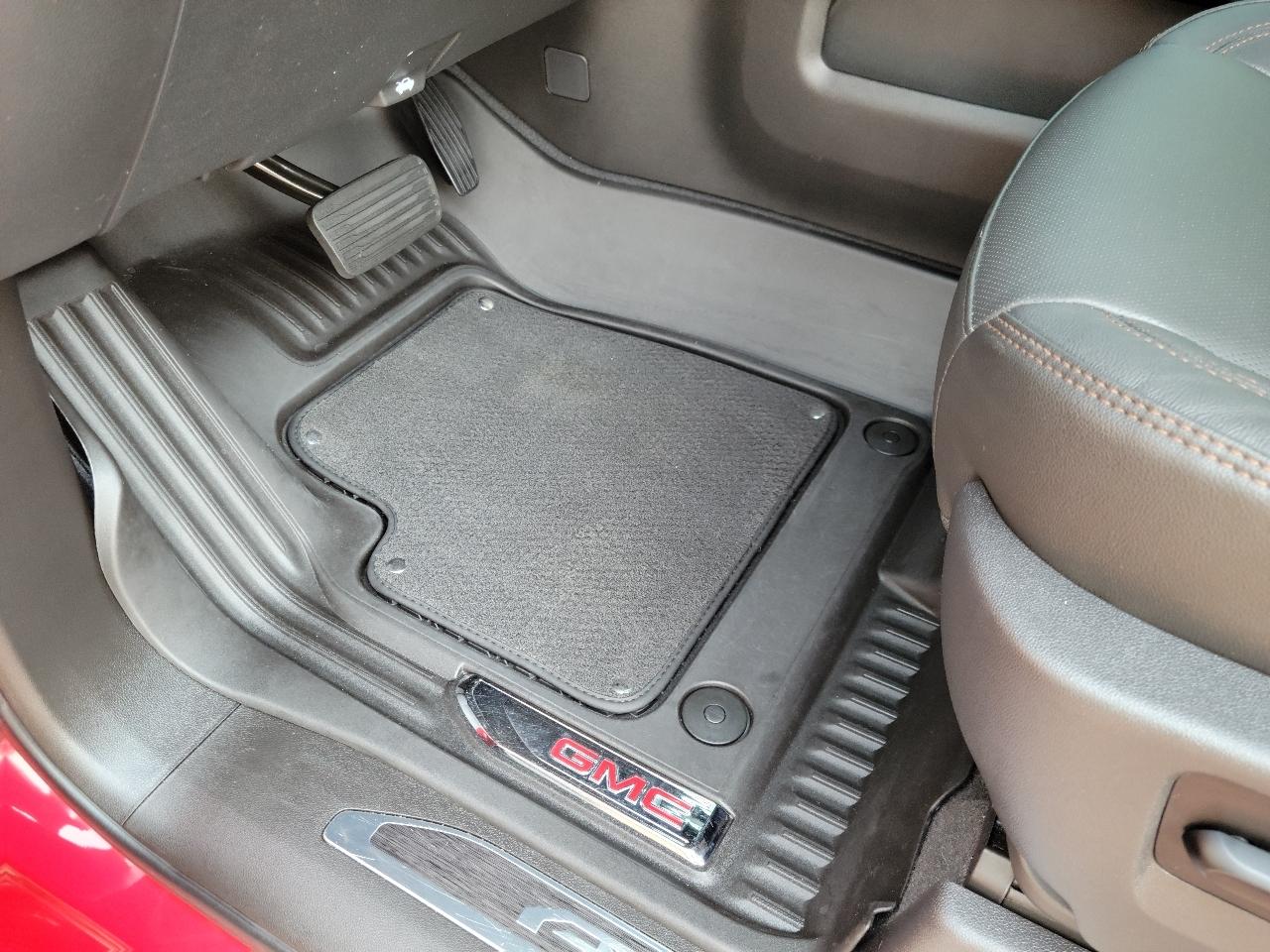 GMC Sierra 1500 4WD Crew Cab 147" AT4 2021