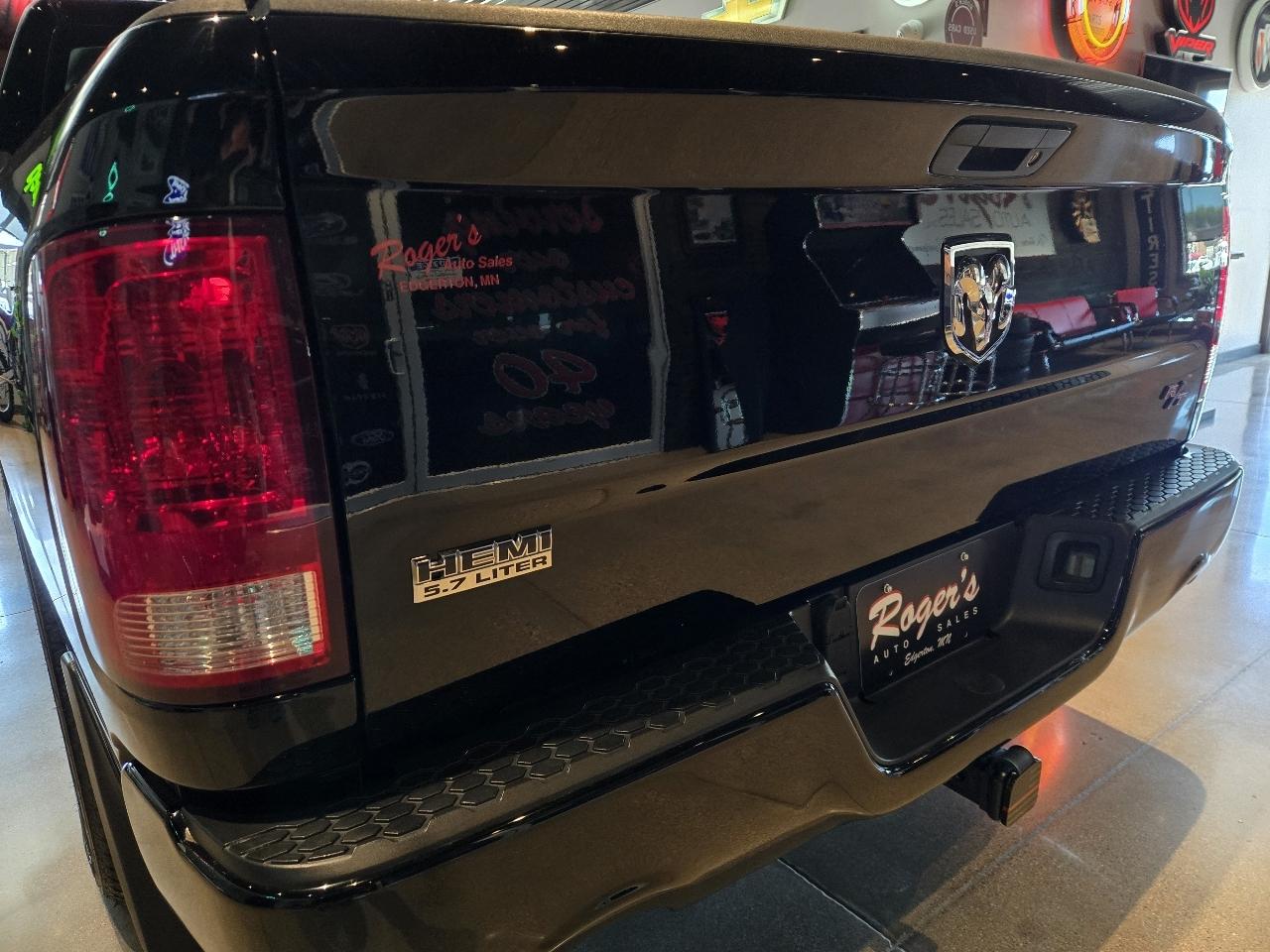 RAM 1500 2WD Reg Cab 120.5" SLT 2012