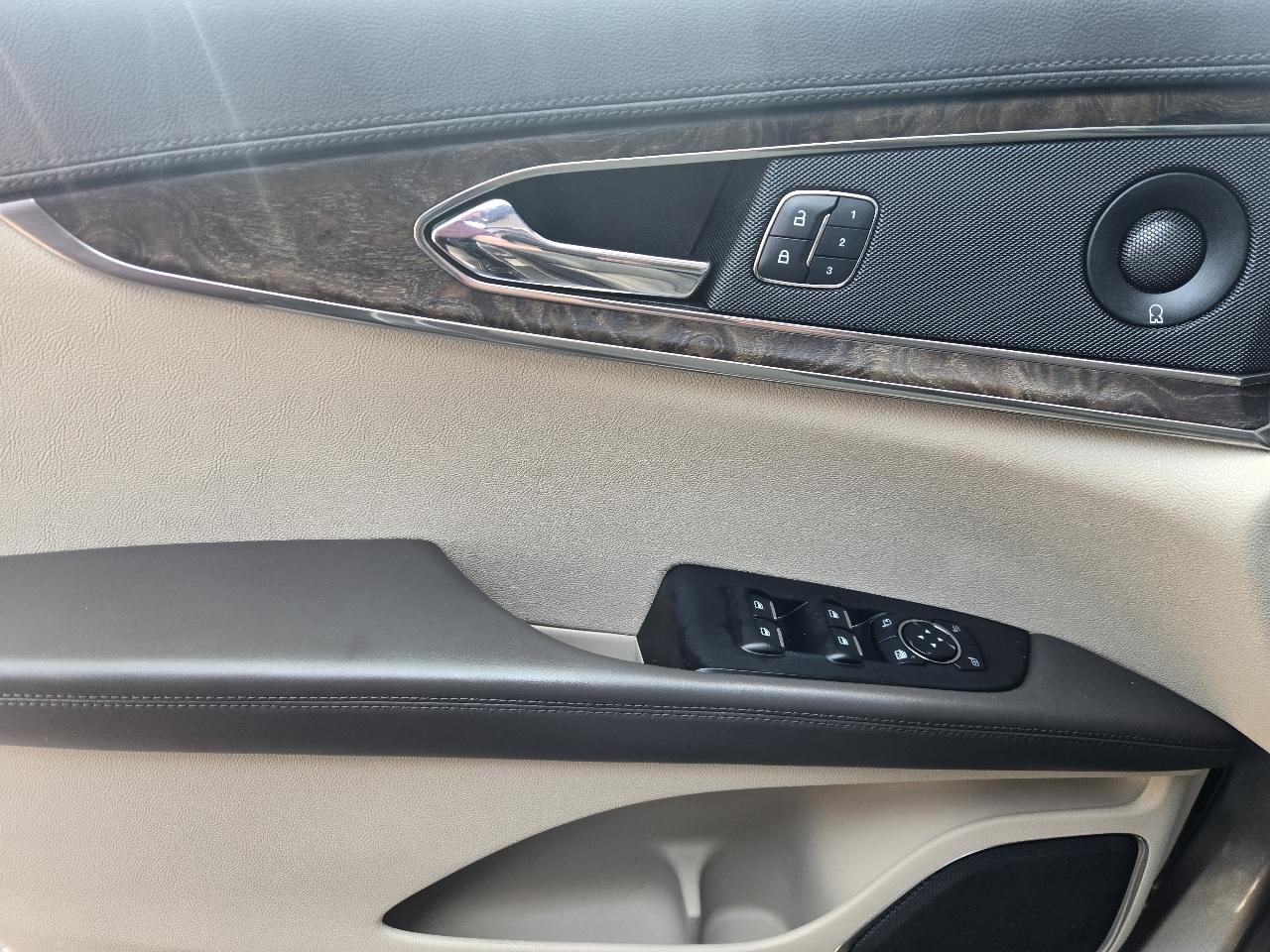 Lincoln MKX AWD 4dr Reserve 2016