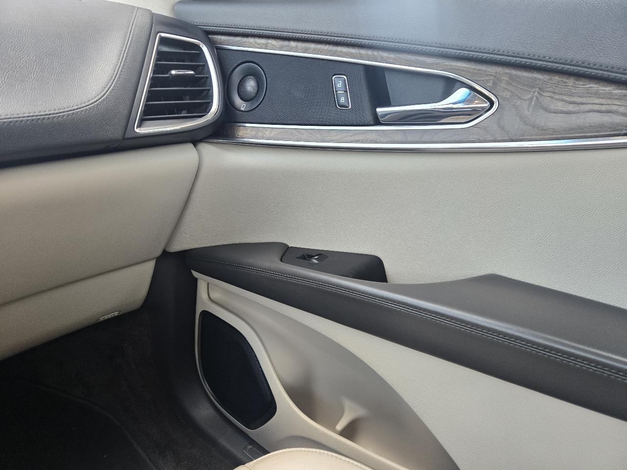 Lincoln MKX AWD 4dr Reserve 2016