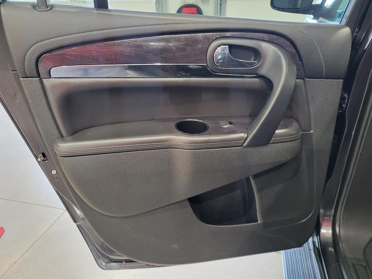 Buick Enclave AWD 4dr Leather 2016