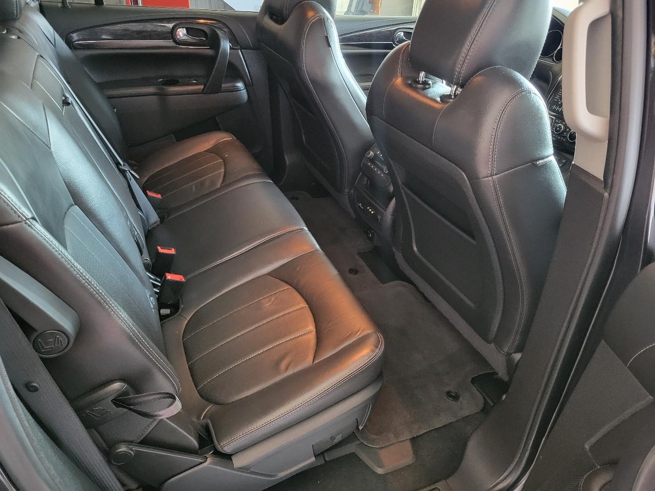 Buick Enclave AWD 4dr Leather 2016