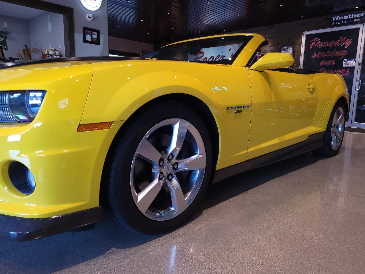 Chevrolet Camaro 2dr Conv 2SS 2011