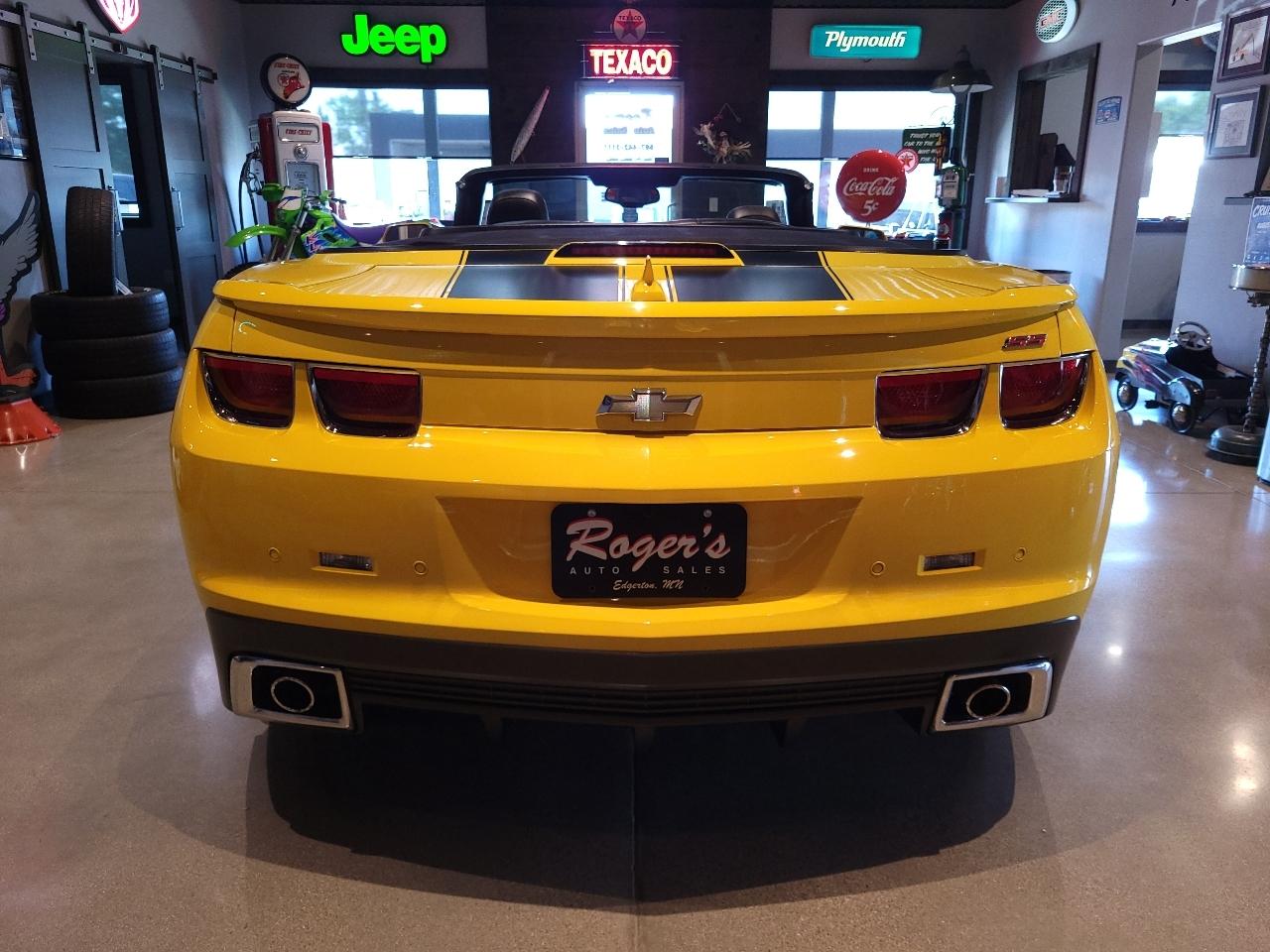 Chevrolet Camaro 2dr Conv 2SS 2011