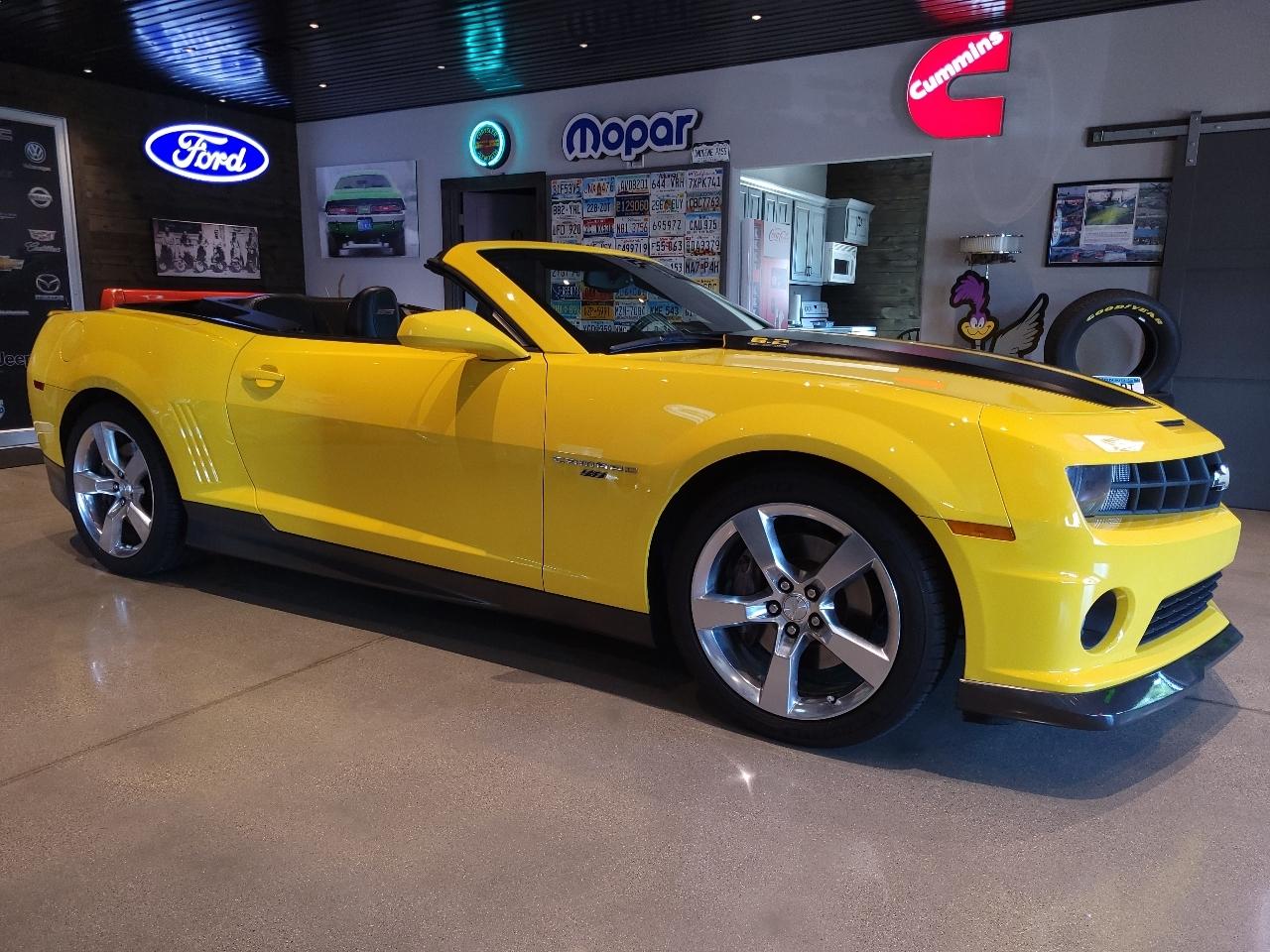Chevrolet Camaro 2dr Conv 2SS 2011