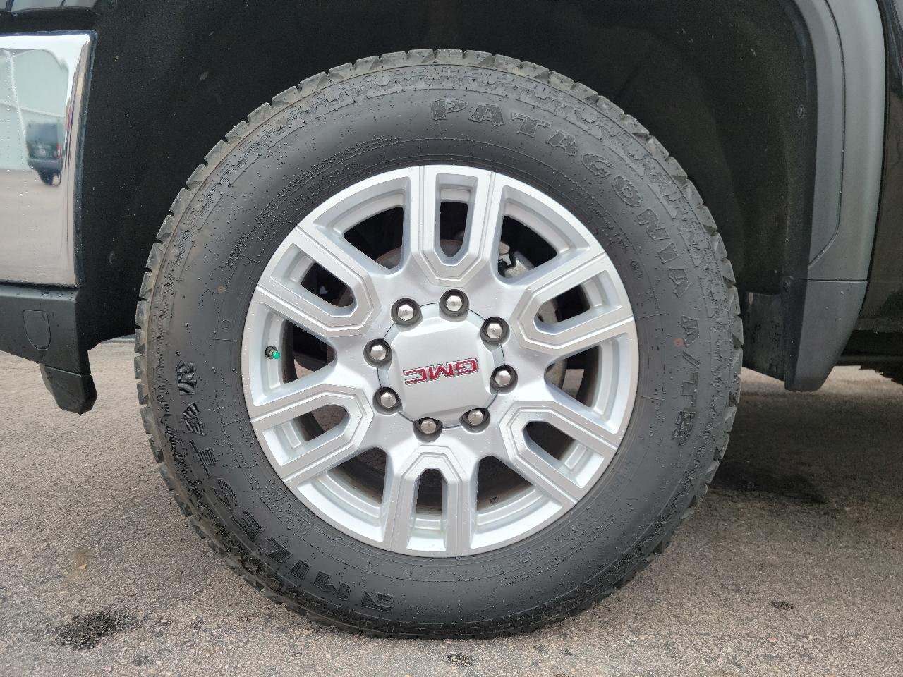 GMC Sierra 3500HD 4WD Crew Cab 159" SLT 2022