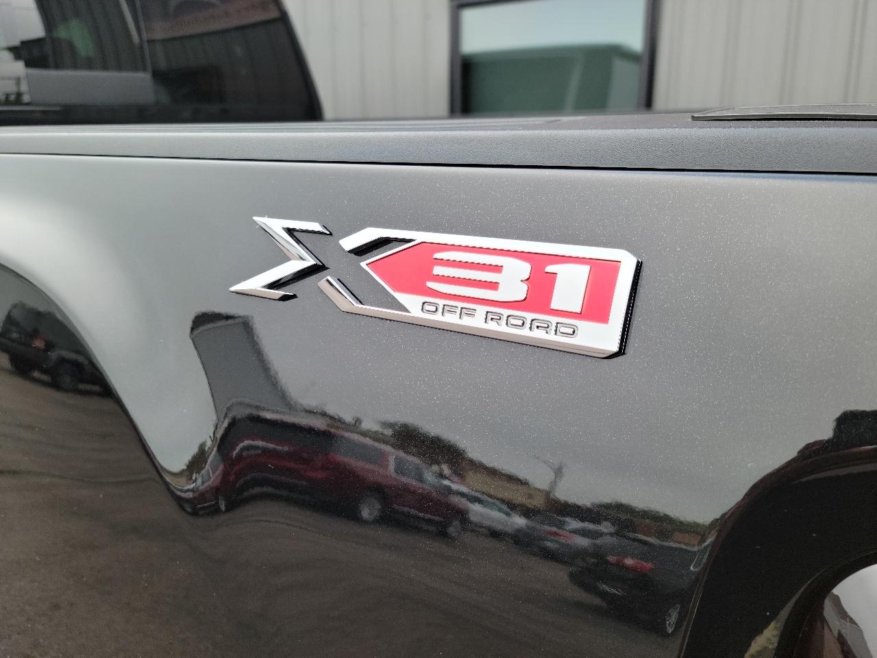 GMC Sierra 3500HD 4WD Crew Cab 159" SLT 2022