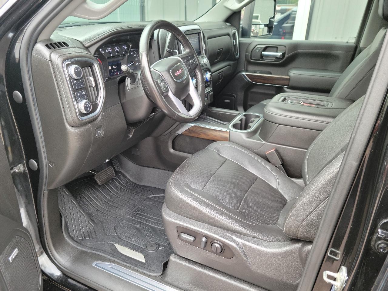 GMC Sierra 3500HD 4WD Crew Cab 159" SLT 2022
