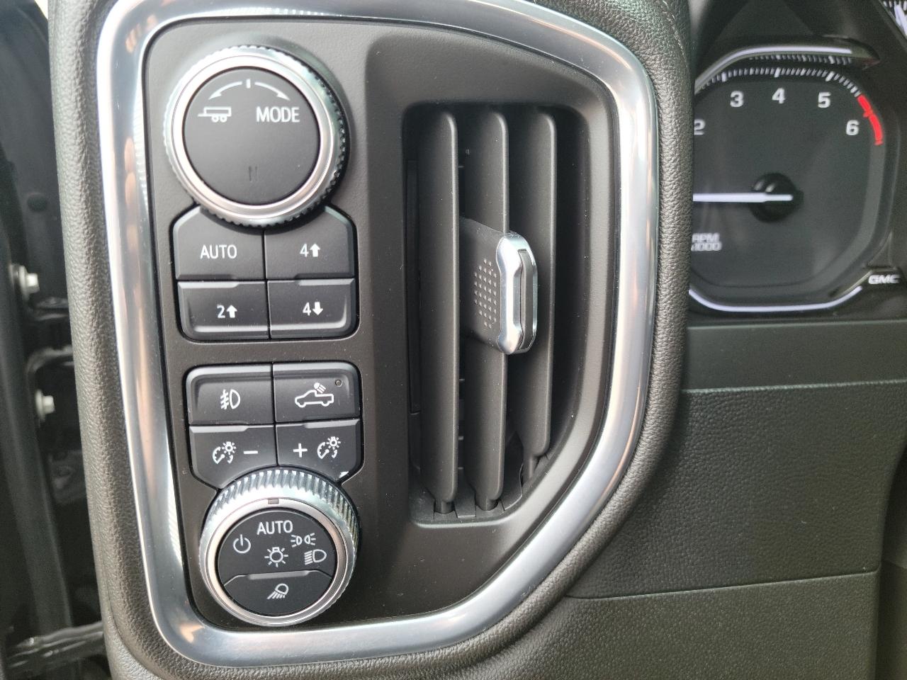 GMC Sierra 3500HD 4WD Crew Cab 159" SLT 2022