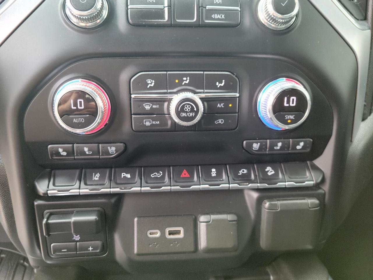 GMC Sierra 3500HD 4WD Crew Cab 159" SLT 2022