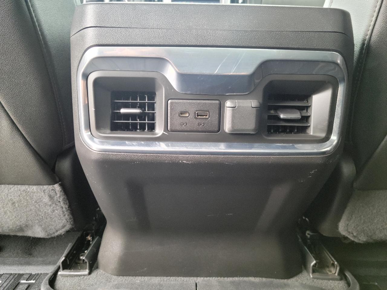 GMC Sierra 3500HD 4WD Crew Cab 159" SLT 2022