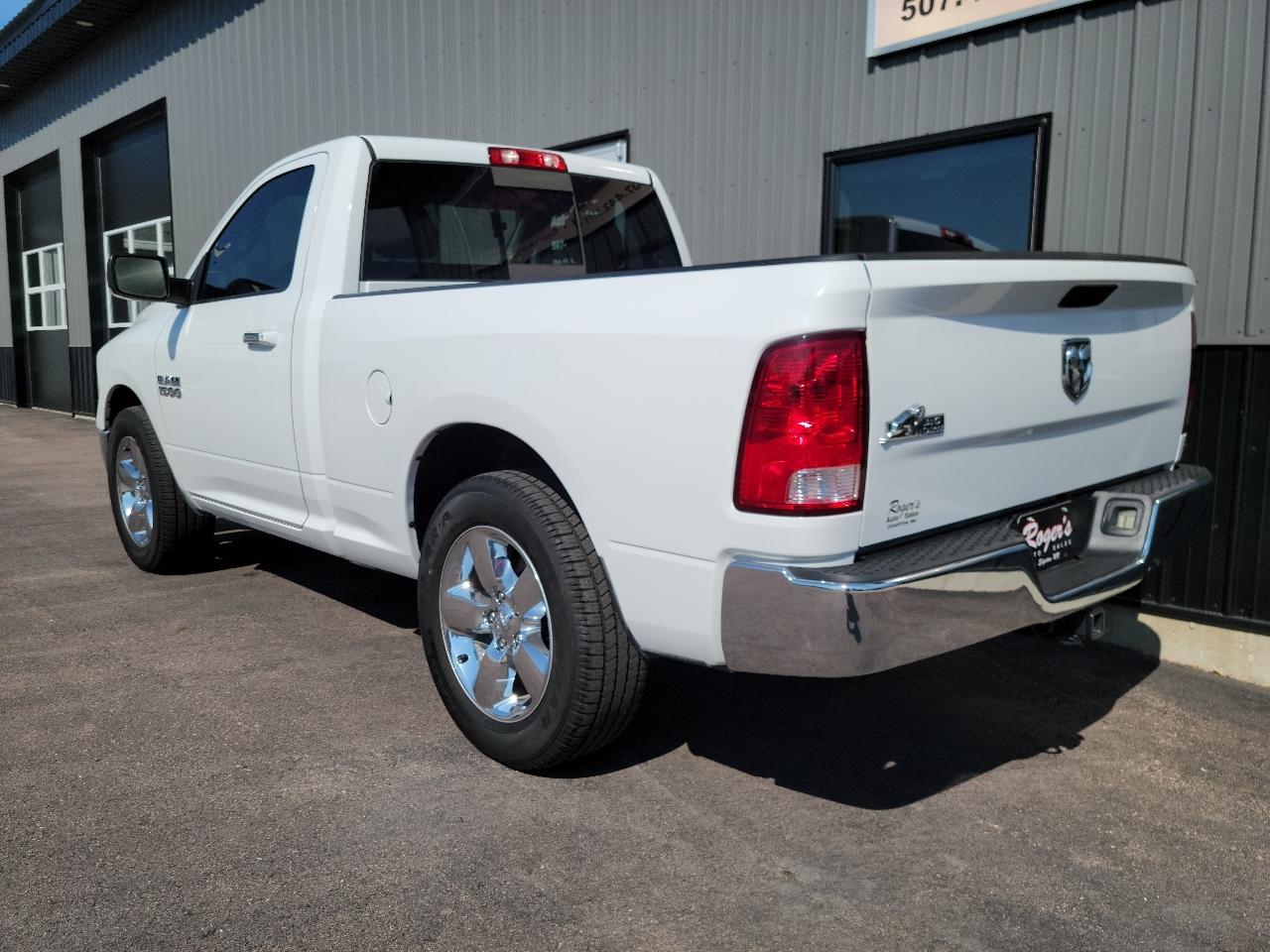 RAM 1500 2WD Reg Cab 120.5" Big Horn 2015