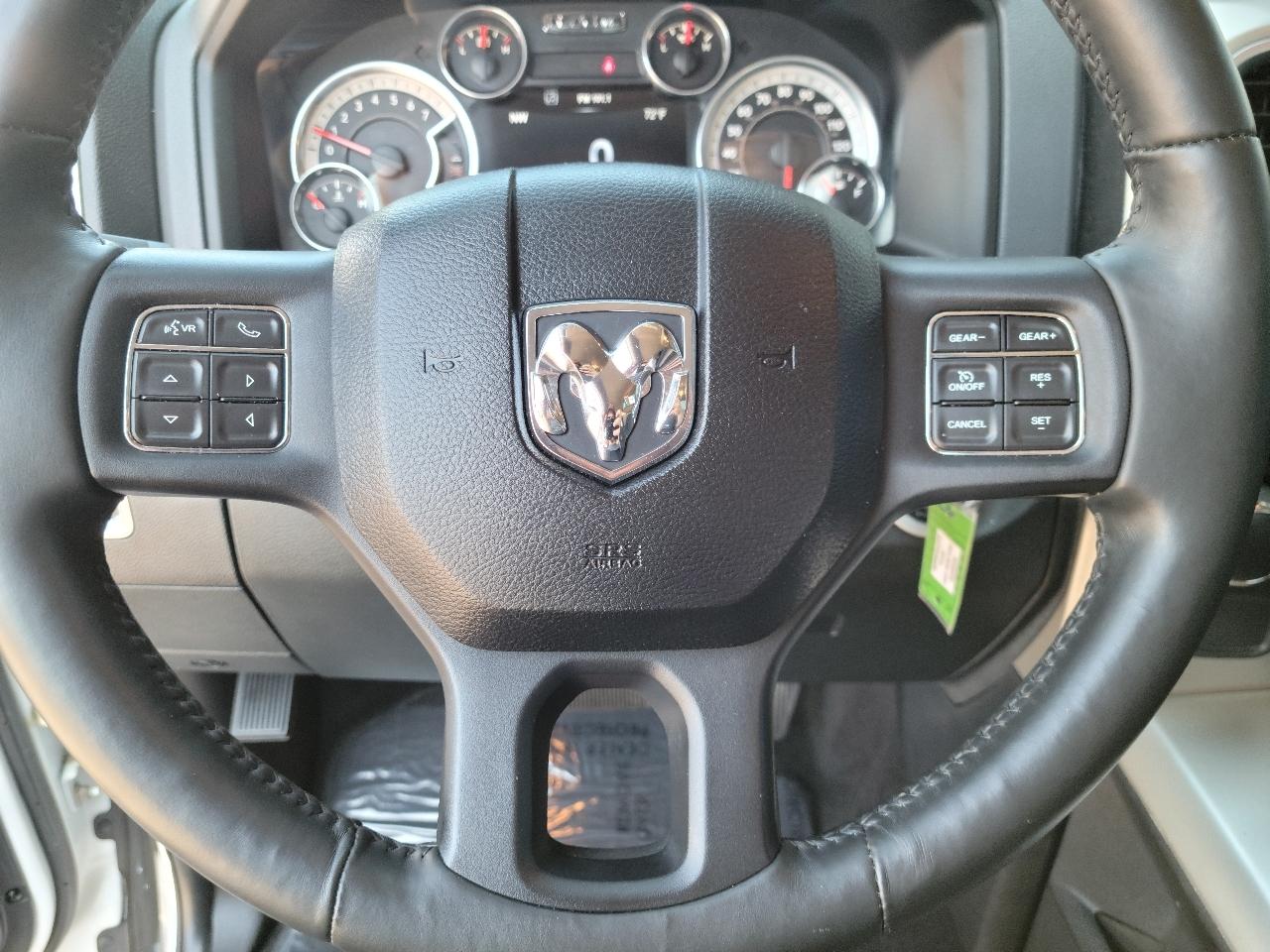 RAM 1500 2WD Reg Cab 120.5" Big Horn 2015