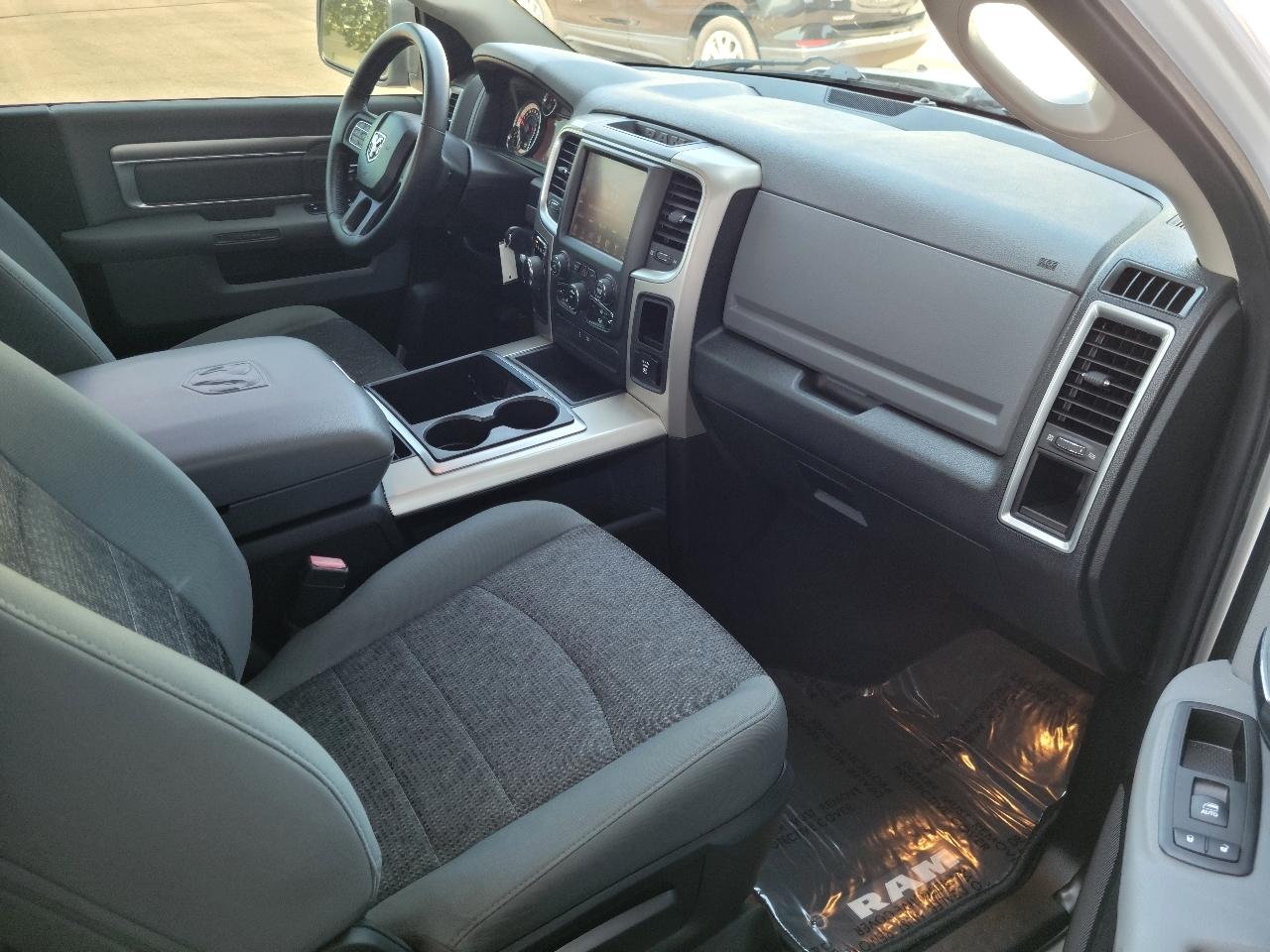 RAM 1500 2WD Reg Cab 120.5" Big Horn 2015