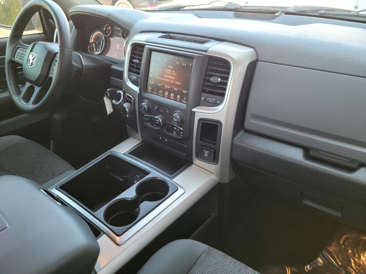 RAM 1500 2WD Reg Cab 120.5" Big Horn 2015