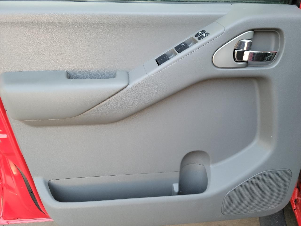 Nissan Frontier 4WD SE Crew Cab V6 Auto 2005