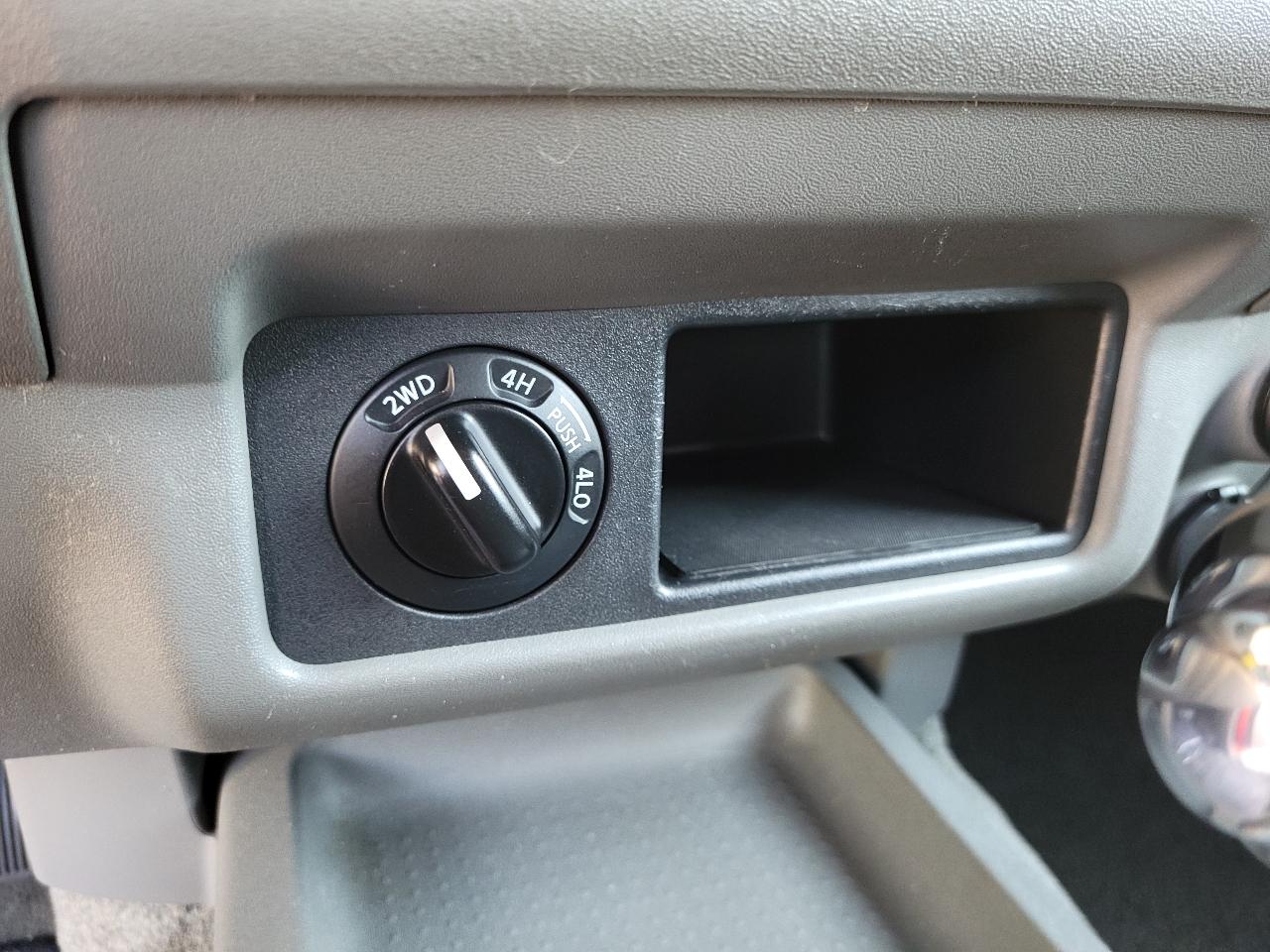 Nissan Frontier 4WD SE Crew Cab V6 Auto 2005