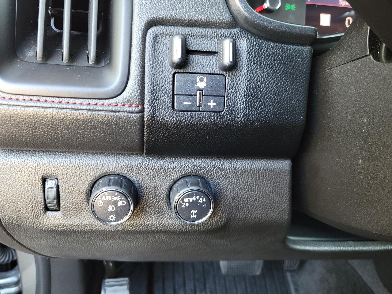 GMC Canyon 4WD Crew Cab 128.3" All Terrain w/Cloth 2019