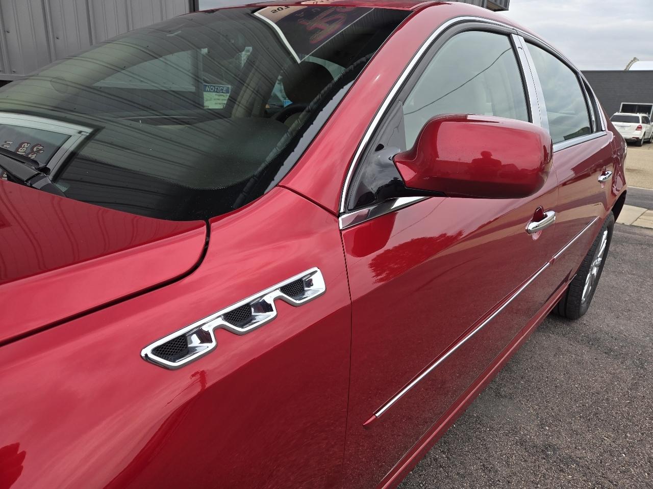 Buick Lucerne 4dr Sdn CXL Premium 2011