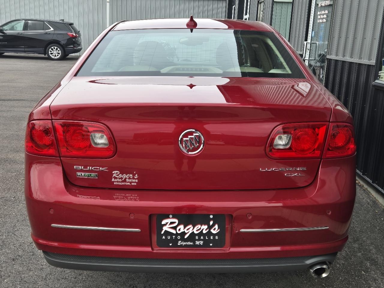 Buick Lucerne 4dr Sdn CXL Premium 2011