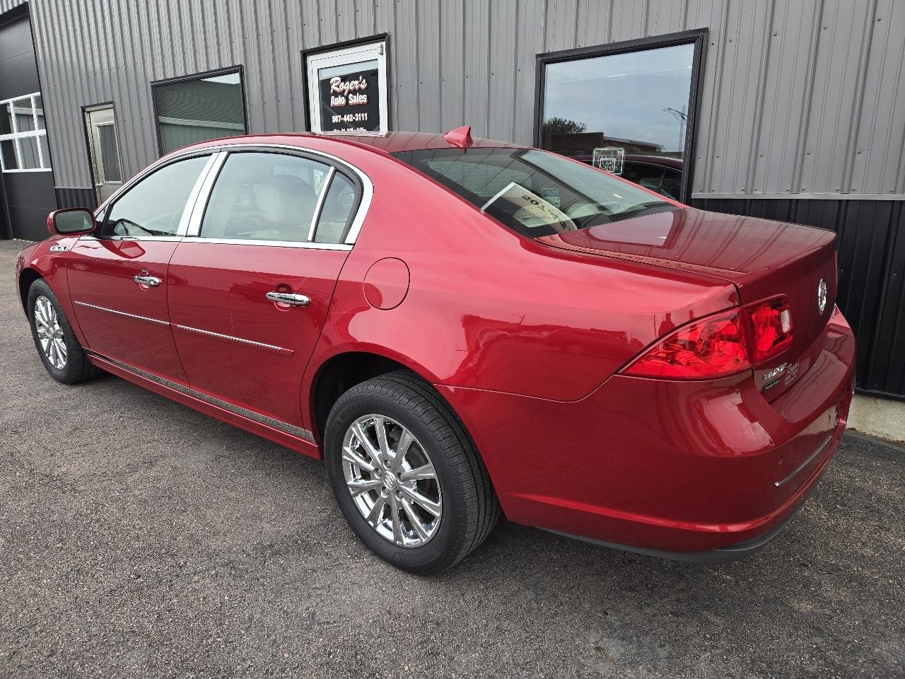 Buick Lucerne 4dr Sdn CXL Premium 2011