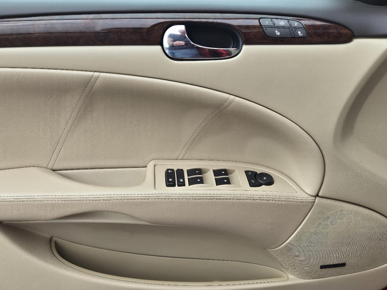 Buick Lucerne 4dr Sdn CXL Premium 2011