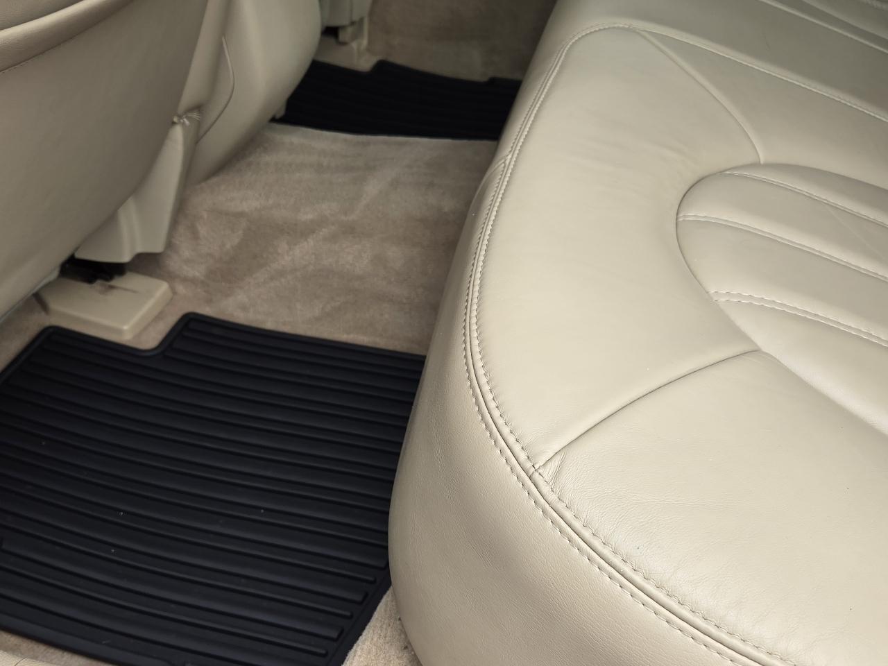 Buick Lucerne 4dr Sdn CXL Premium 2011