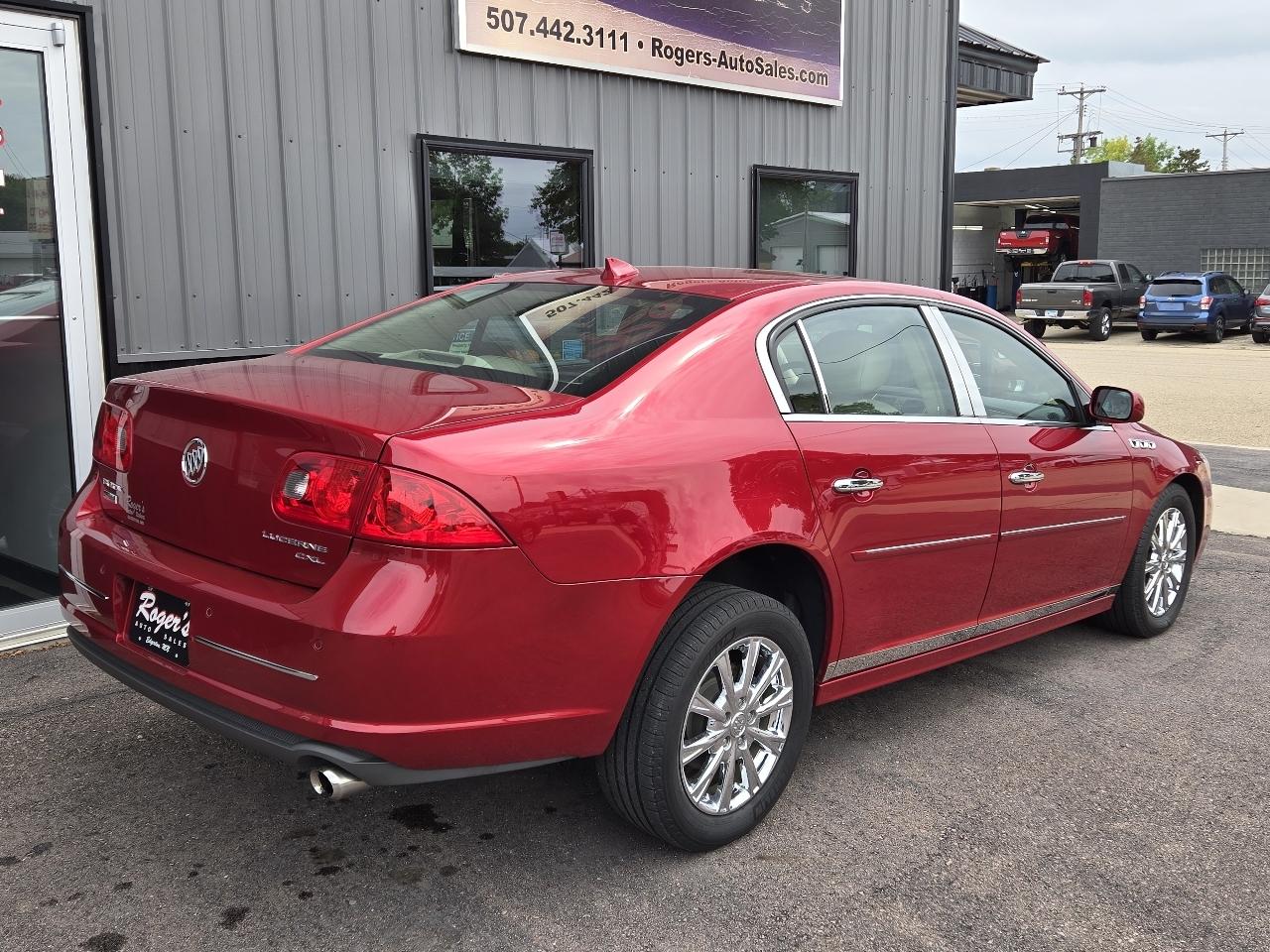 Buick Lucerne 4dr Sdn CXL Premium 2011
