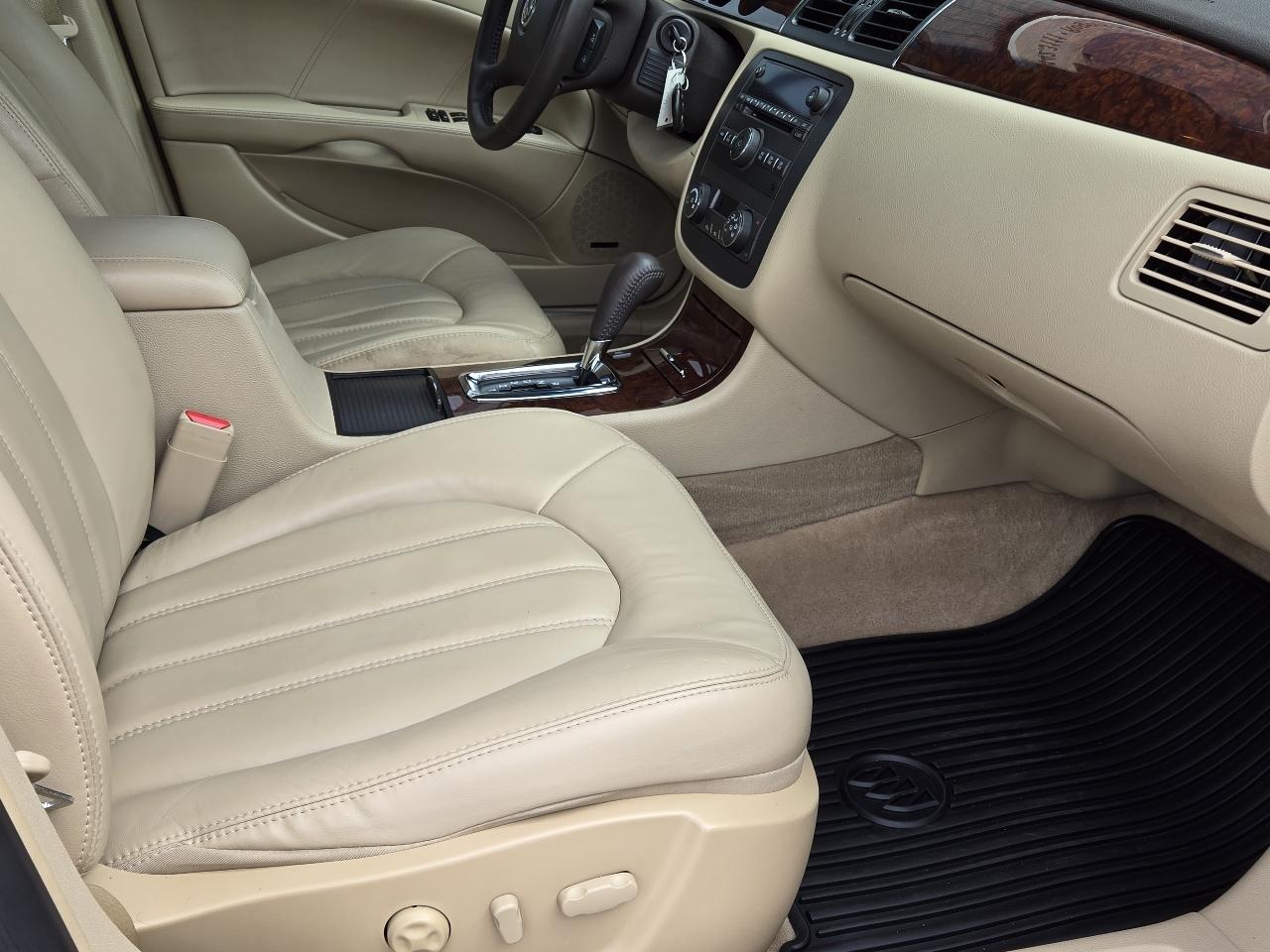 Buick Lucerne 4dr Sdn CXL Premium 2011