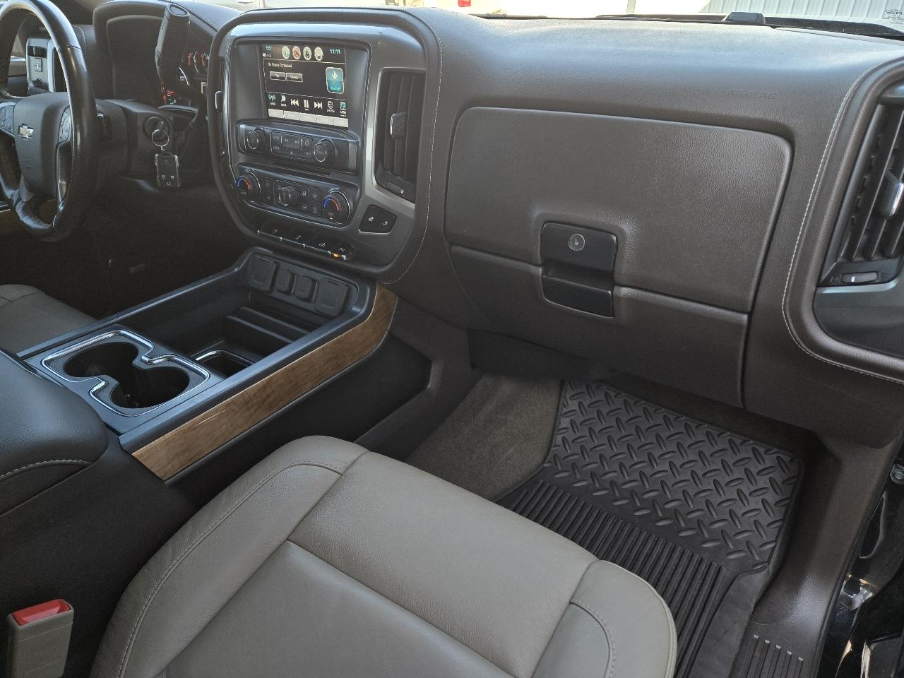 Chevrolet Silverado photo 5