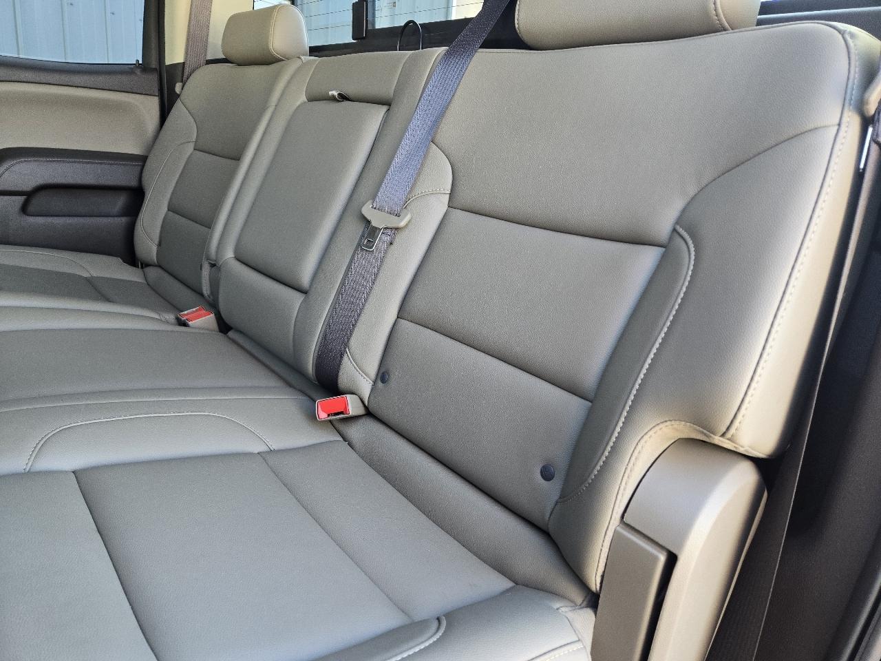 Chevrolet Silverado photo 19