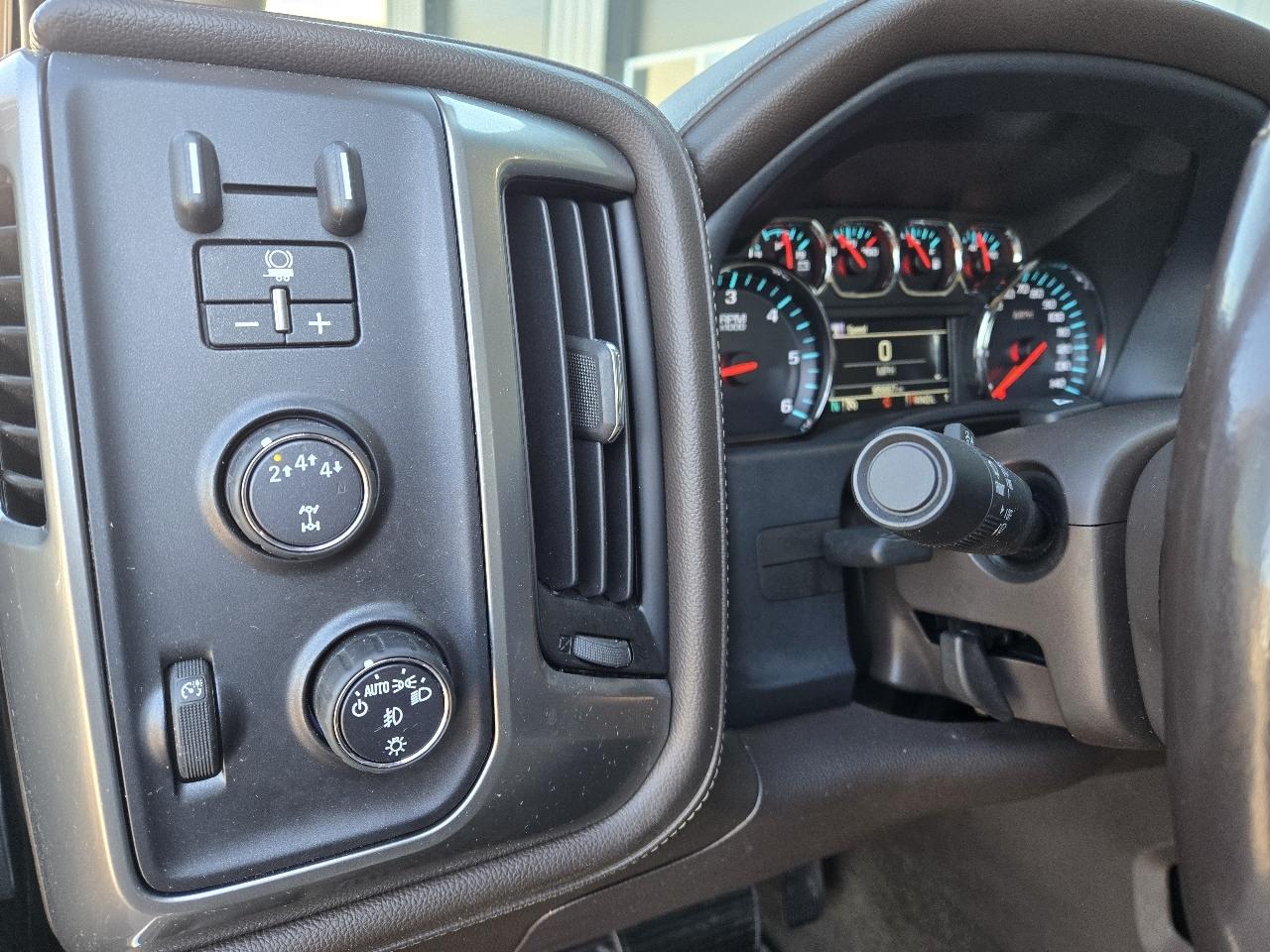 Chevrolet Silverado photo 23