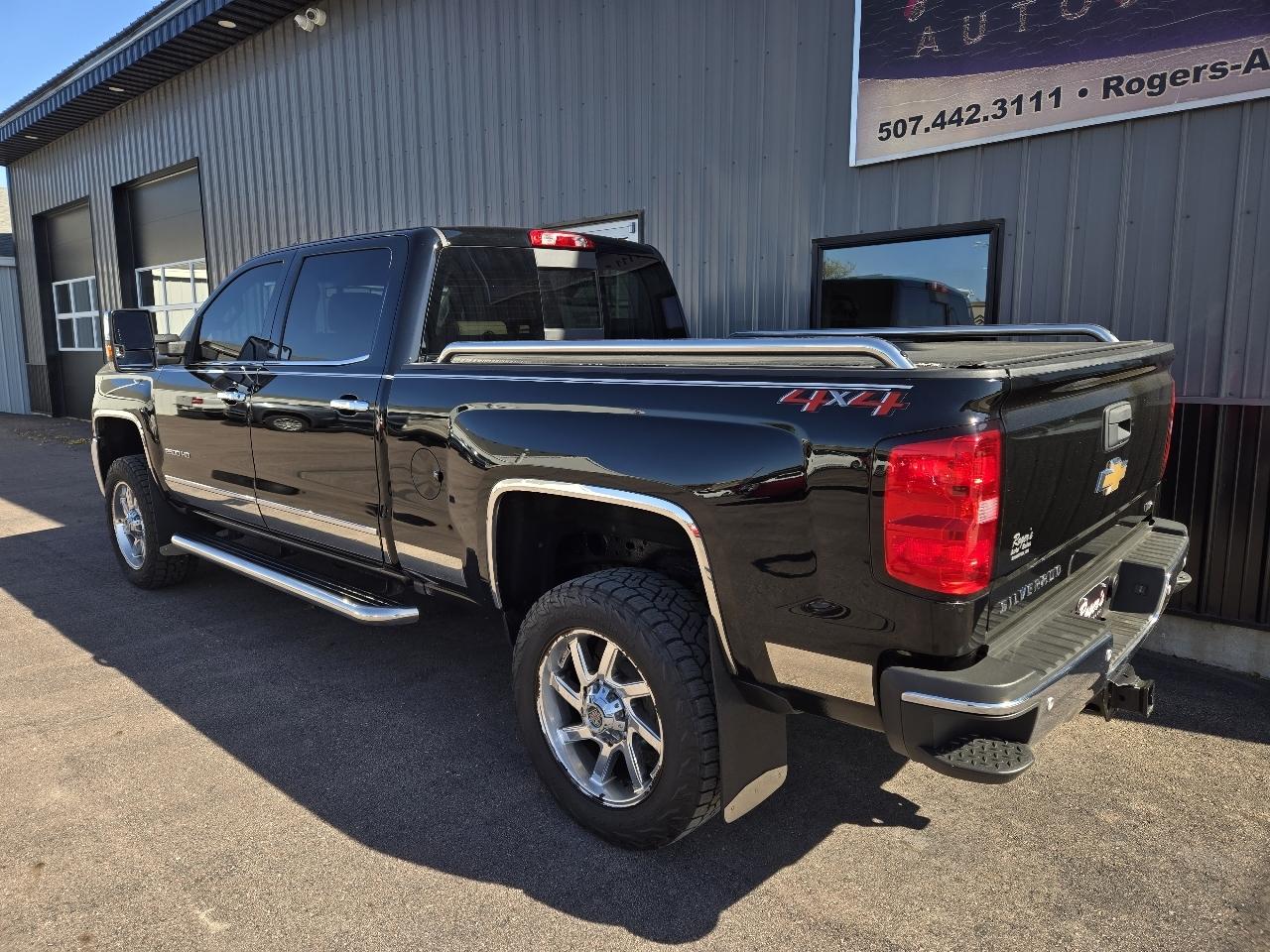 Chevrolet Silverado photo 10