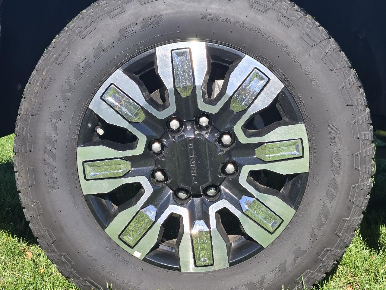 GMC Sierra 3500HD 4WD Crew Cab 159" Denali 2024