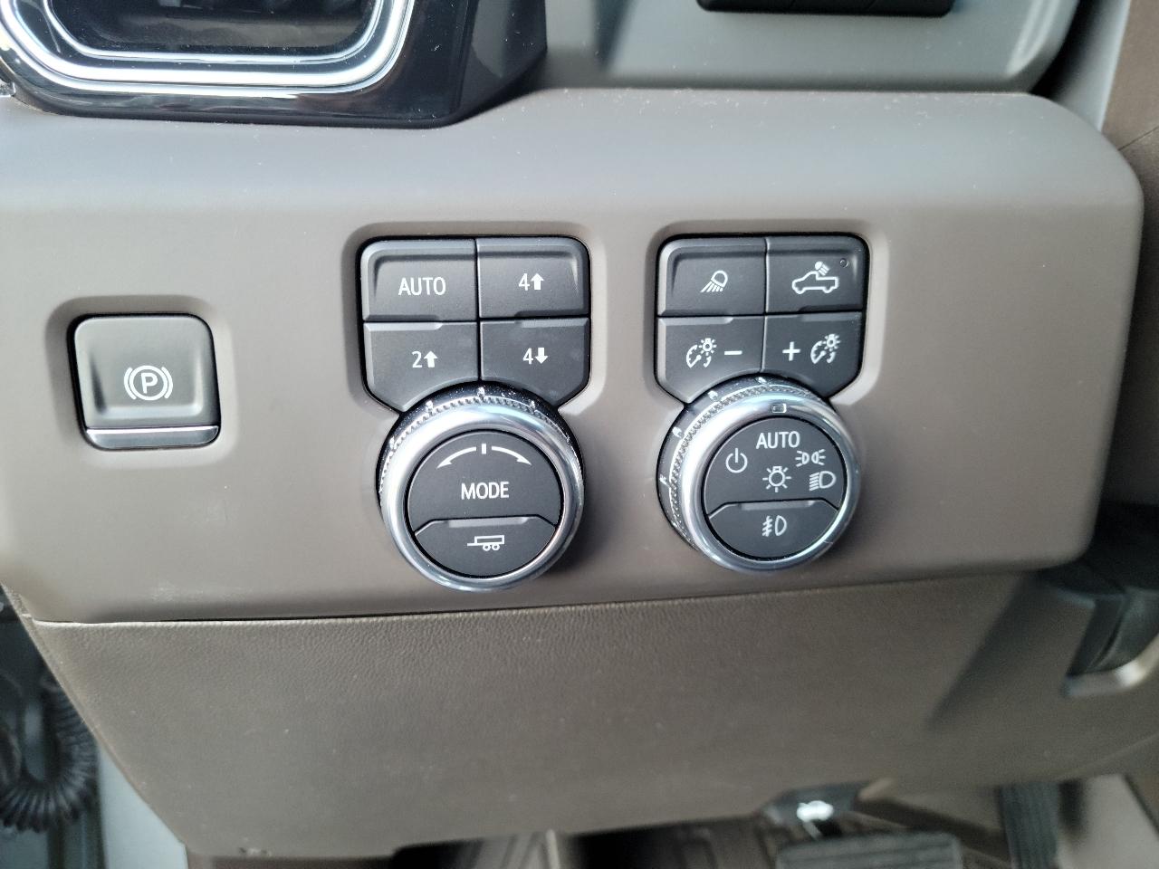 GMC Sierra 3500HD 4WD Crew Cab 159" Denali 2024