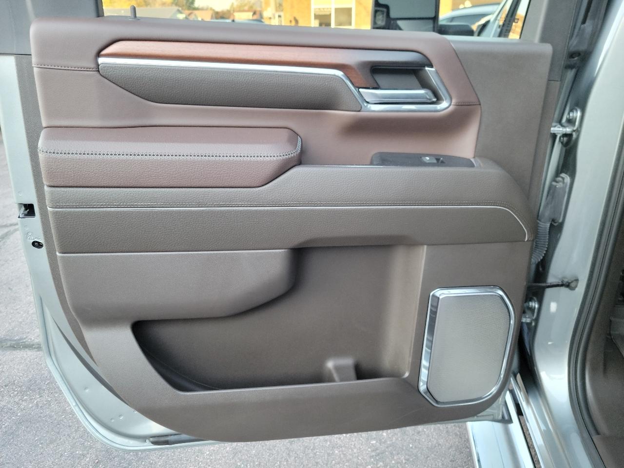 GMC Sierra 3500HD 4WD Crew Cab 159" Denali 2024