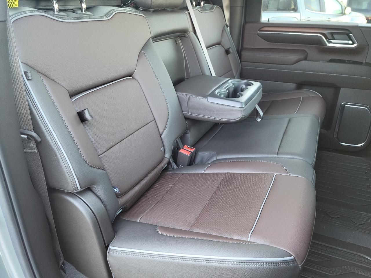 GMC Sierra 3500HD 4WD Crew Cab 159" Denali 2024