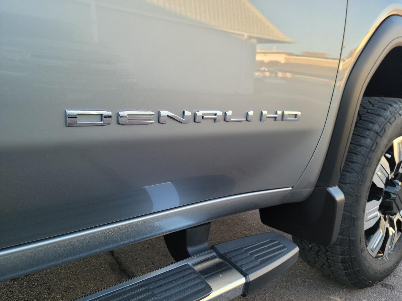 GMC Sierra 3500HD 4WD Crew Cab 159" Denali 2024
