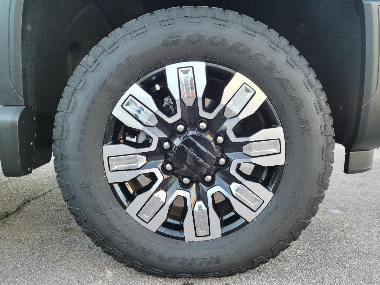 GMC Sierra 3500HD 4WD Crew Cab 159" Denali 2024