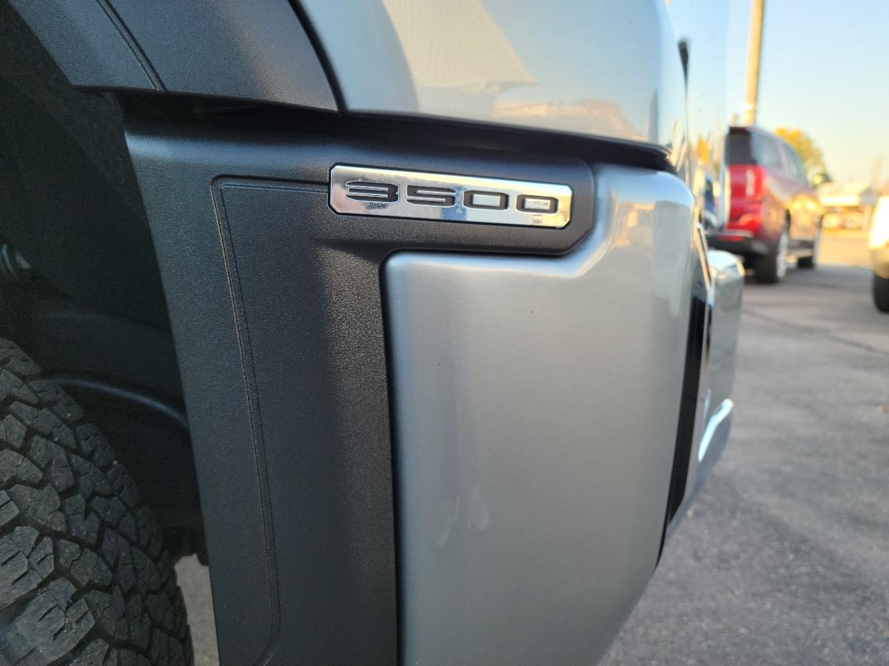 GMC Sierra 3500HD 4WD Crew Cab 159" Denali 2024
