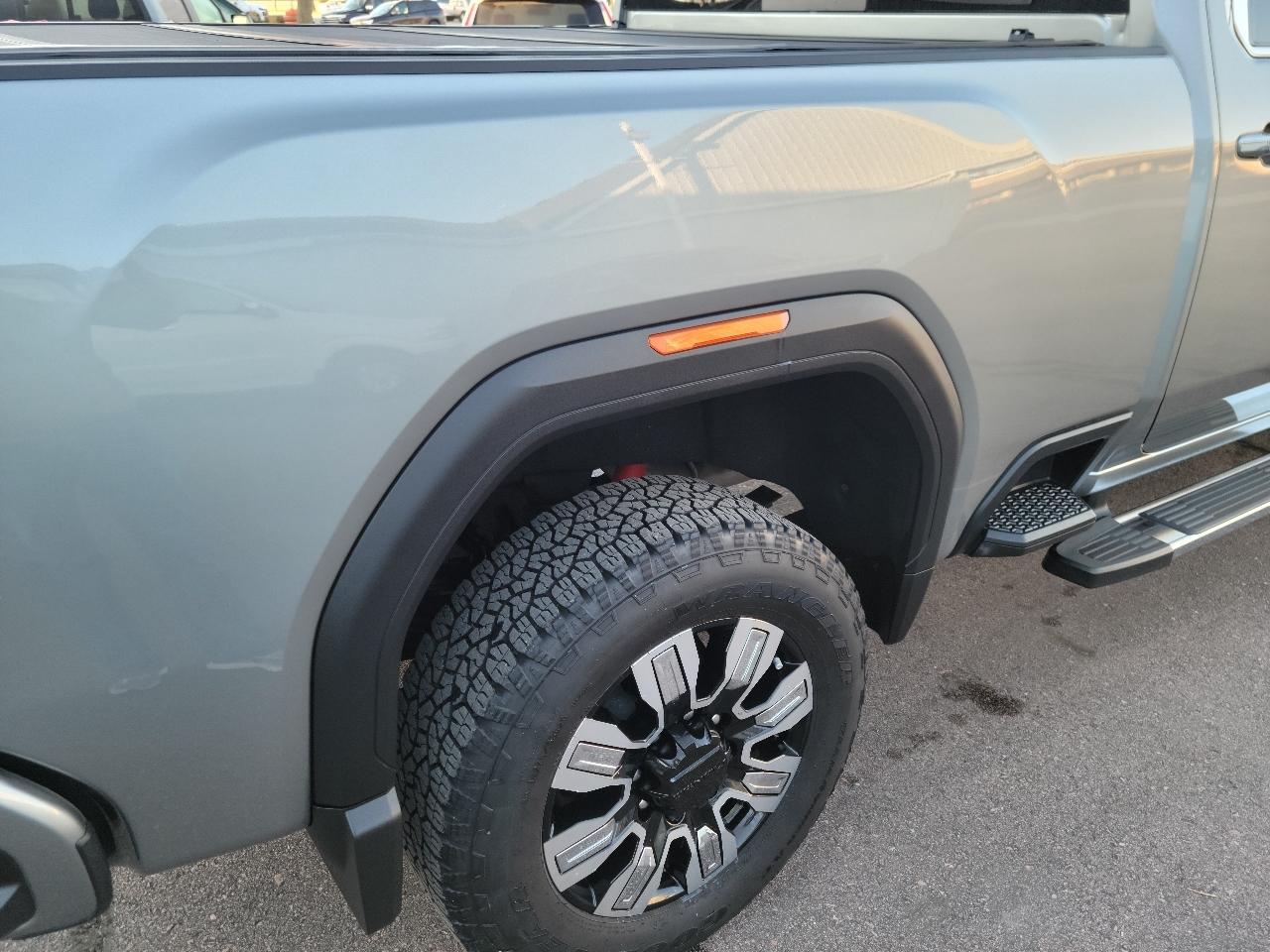 GMC Sierra 3500HD 4WD Crew Cab 159" Denali 2024