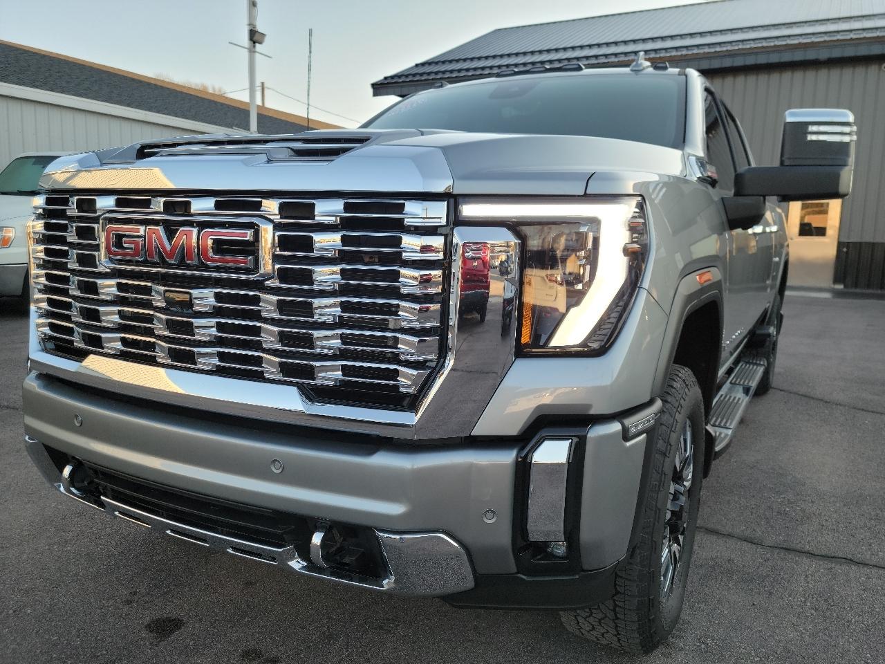GMC Sierra 3500HD 4WD Crew Cab 159" Denali 2024