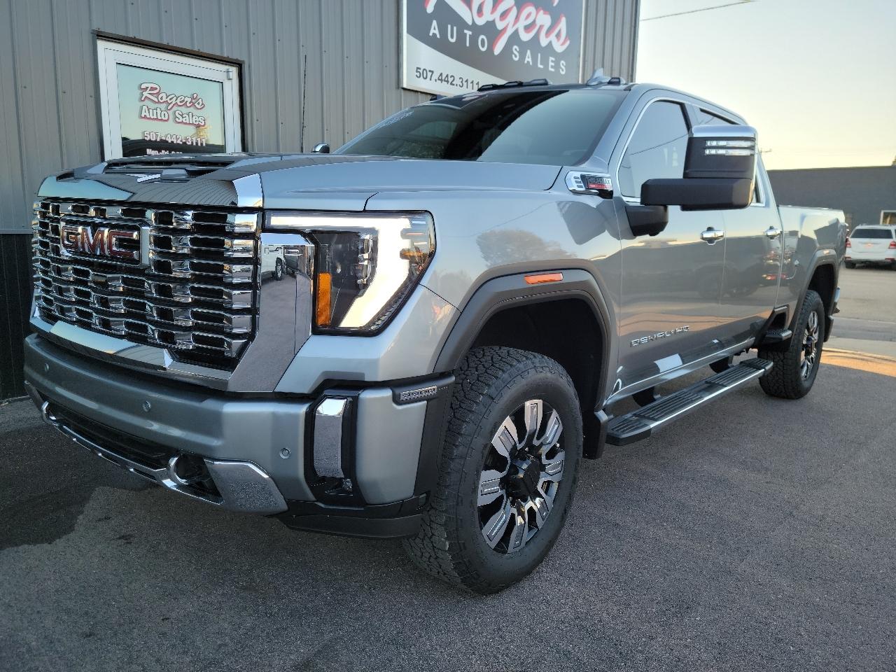 GMC Sierra 3500HD 4WD Crew Cab 159" Denali 2024