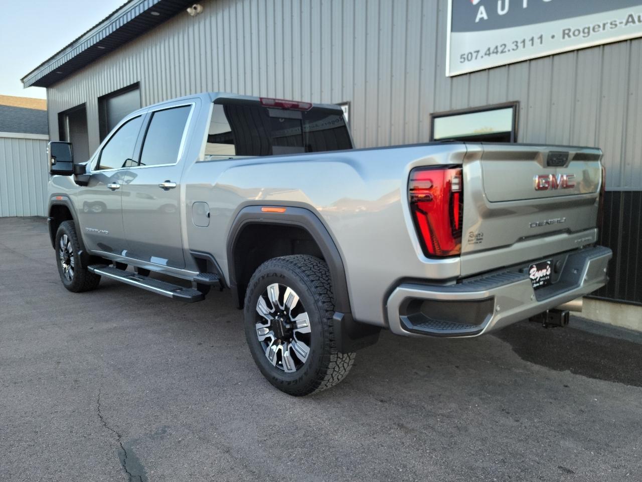 GMC Sierra 3500HD 4WD Crew Cab 159" Denali 2024