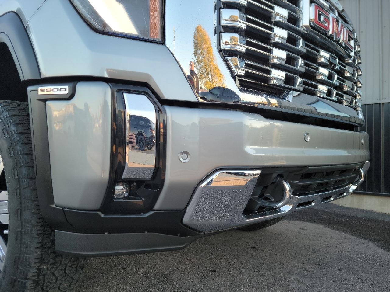 GMC Sierra 3500HD 4WD Crew Cab 159" Denali 2024