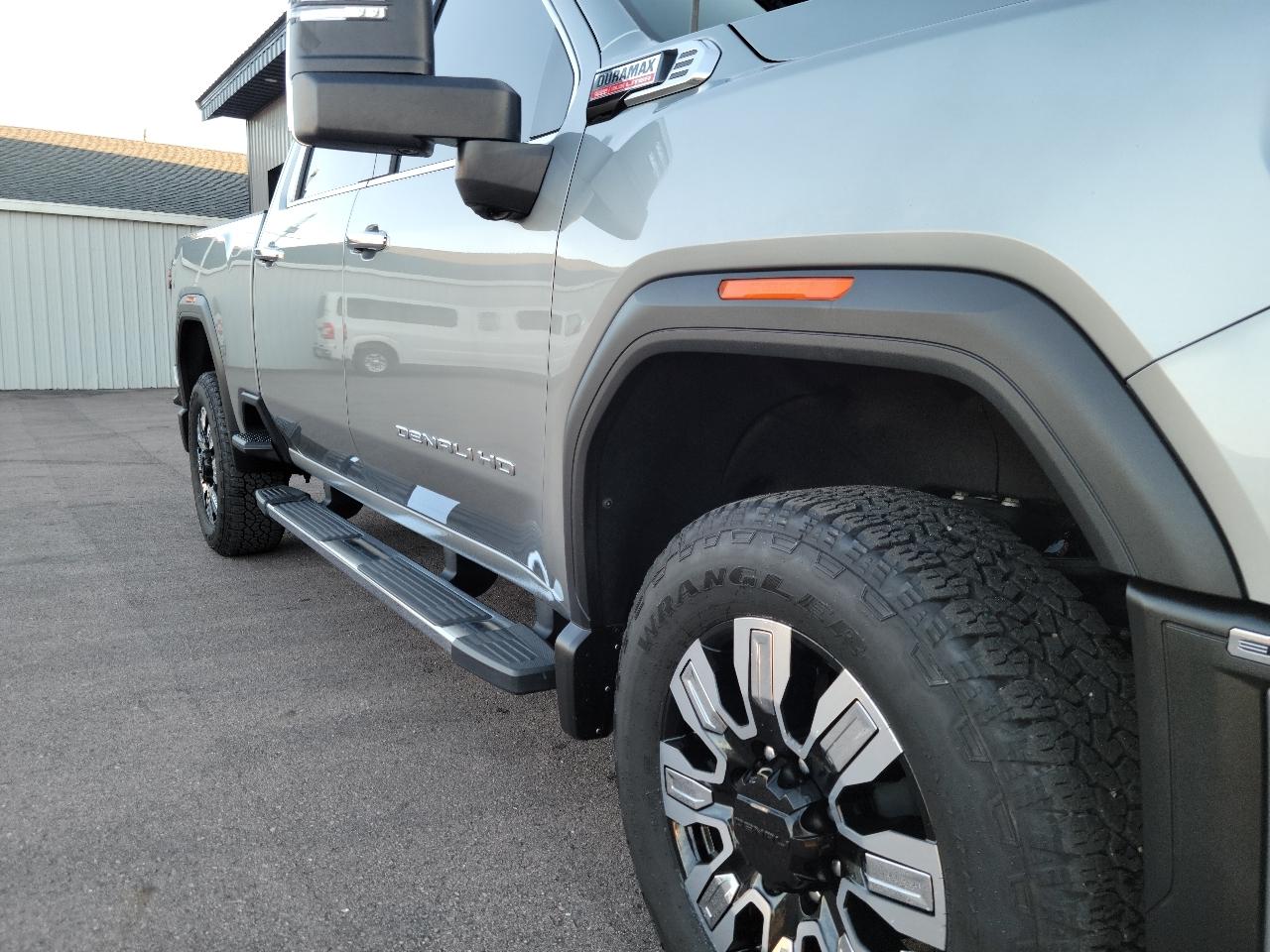 GMC Sierra 3500HD 4WD Crew Cab 159" Denali 2024