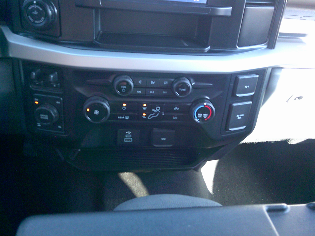 Ford F-250 SD XL Crew Cab 4WD 2023 Ford F-250 SD XL Crew Cab 4WD 2023